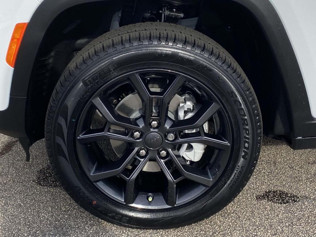 new 2025 Jeep Grand Cherokee car, priced at $44,533