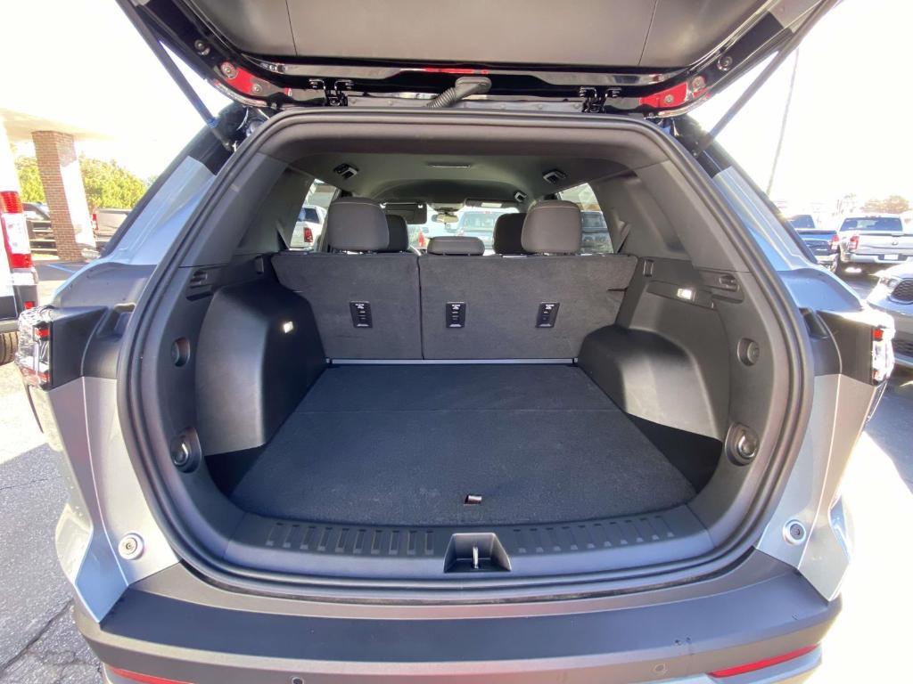 used 2025 Chevrolet Equinox car, priced at $24,390