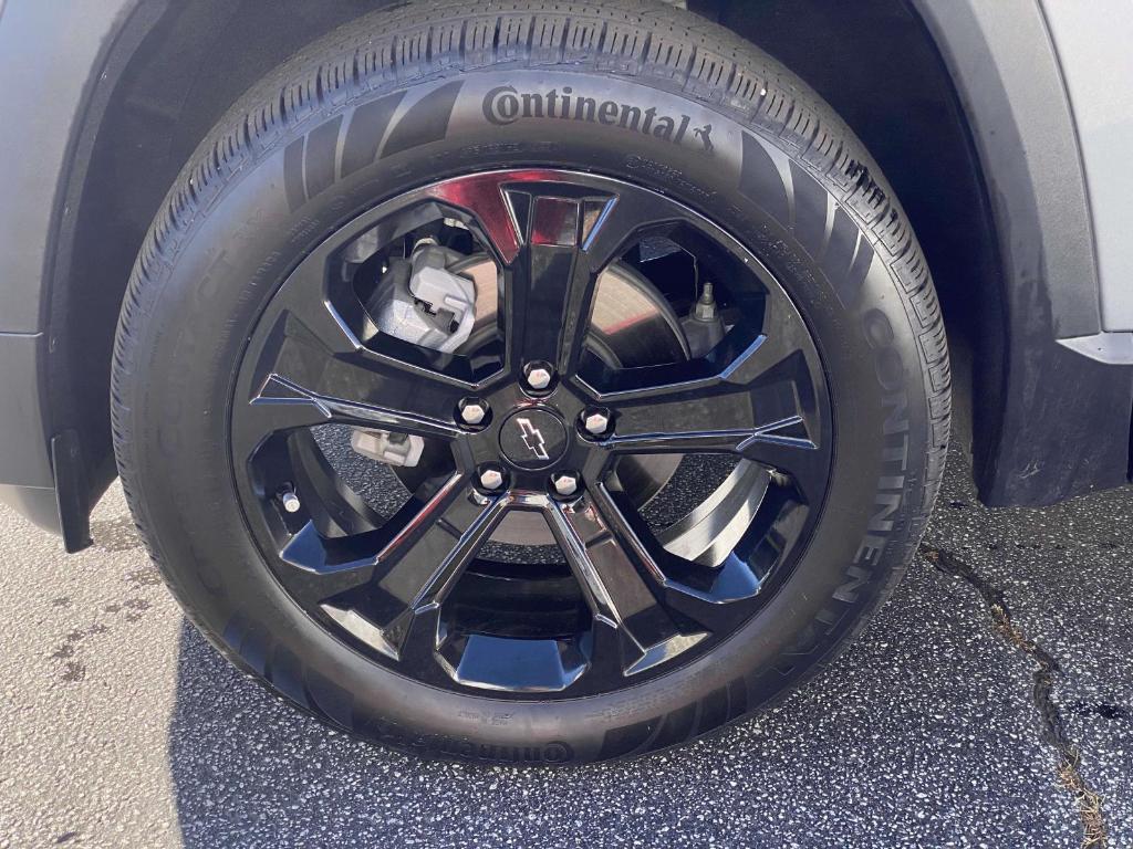 used 2025 Chevrolet Equinox car, priced at $24,390