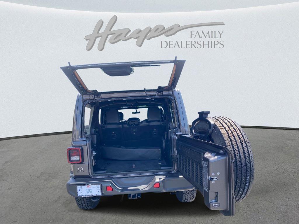 used 2022 Jeep Wrangler Unlimited car, priced at $32,198