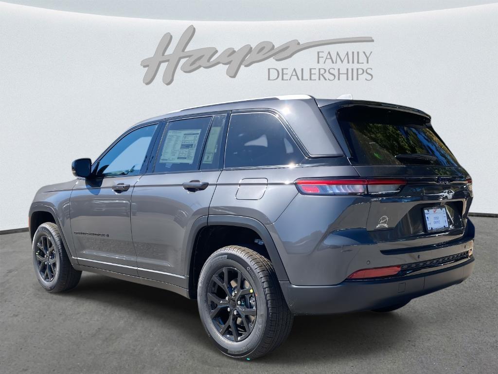 new 2025 Jeep Grand Cherokee car, priced at $40,373