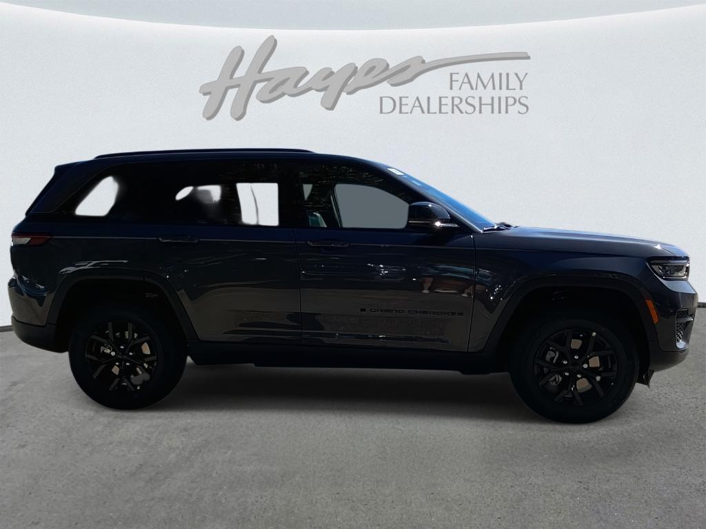 new 2025 Jeep Grand Cherokee car, priced at $40,373