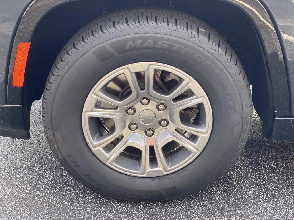 used 2024 Jeep Wagoneer L car, priced at $46,898