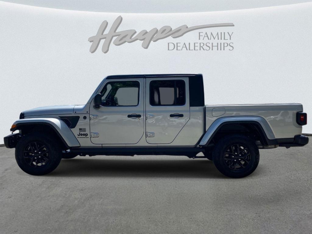 used 2023 Jeep Gladiator car, priced at $33,007