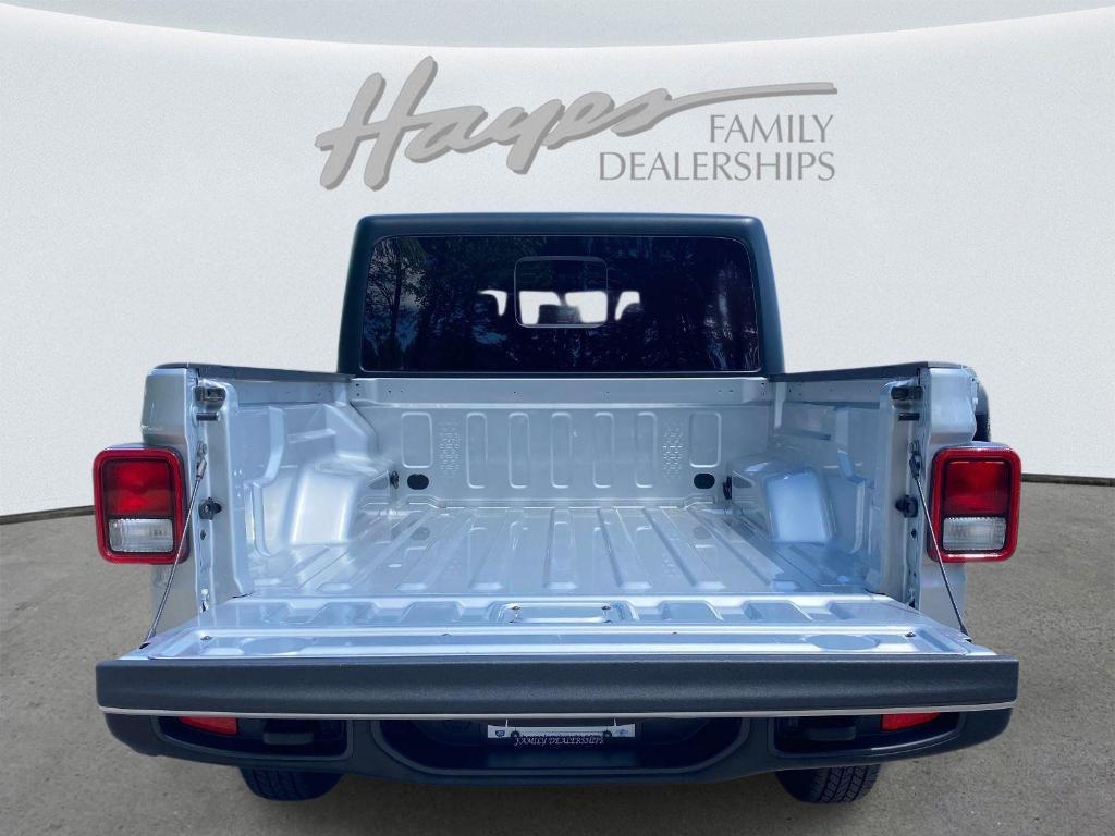 used 2023 Jeep Gladiator car, priced at $33,007