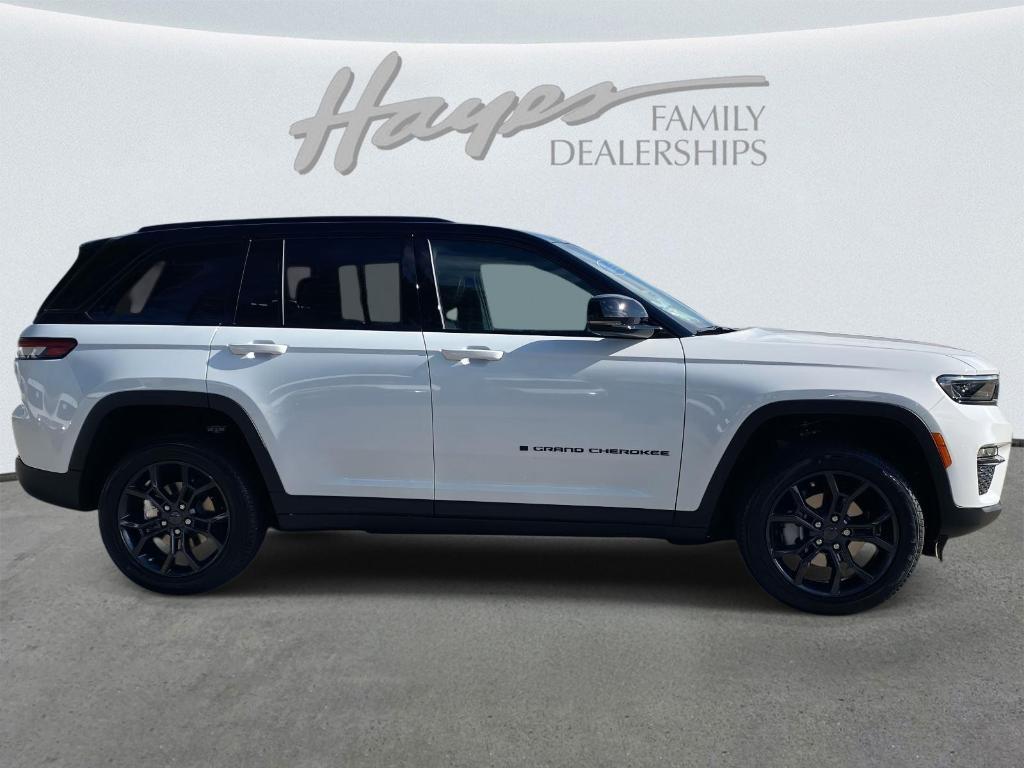 new 2025 Jeep Grand Cherokee car, priced at $48,533