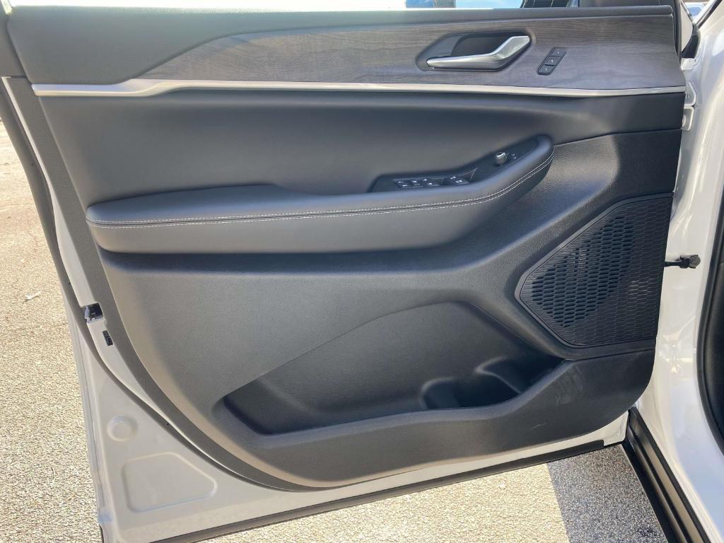 new 2025 Jeep Grand Cherokee car, priced at $48,533