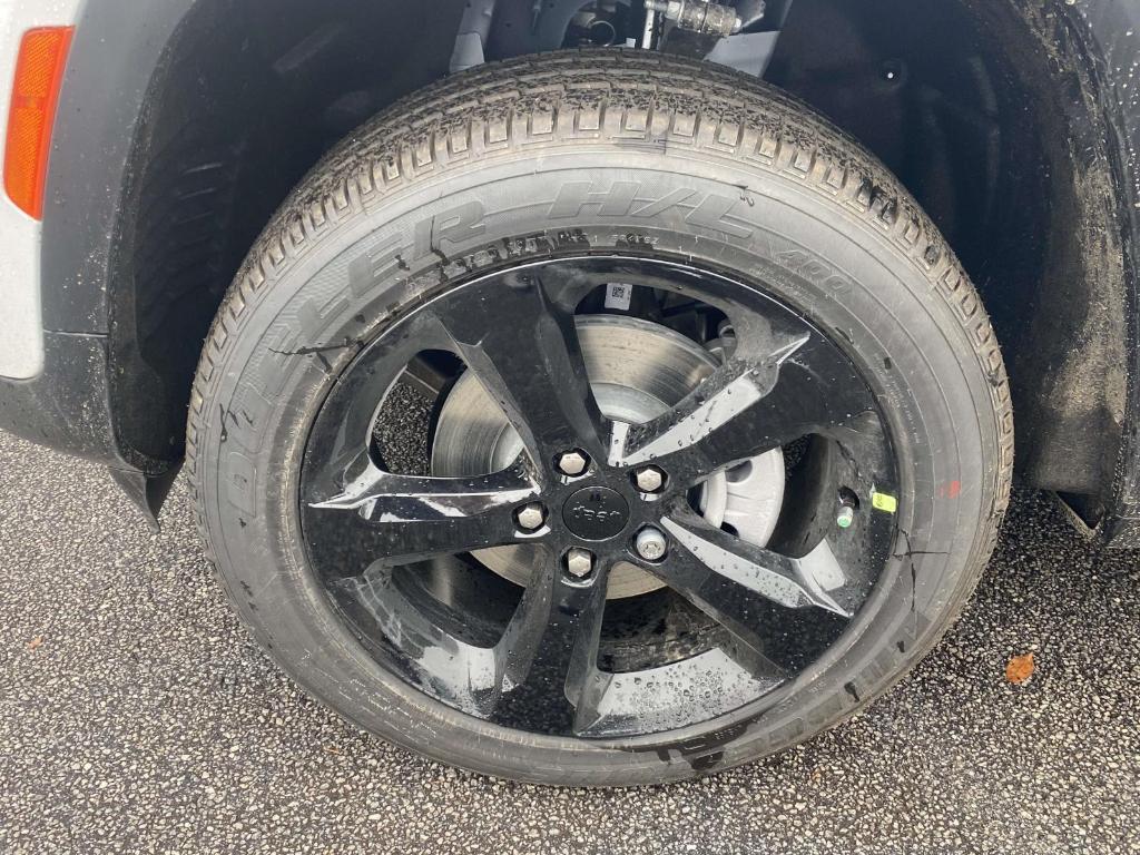 new 2025 Jeep Grand Cherokee car, priced at $39,673