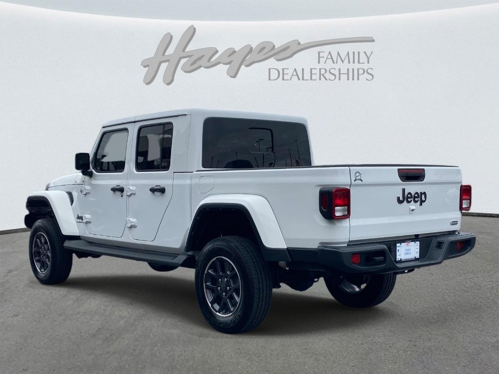 used 2022 Jeep Gladiator car, priced at $32,398