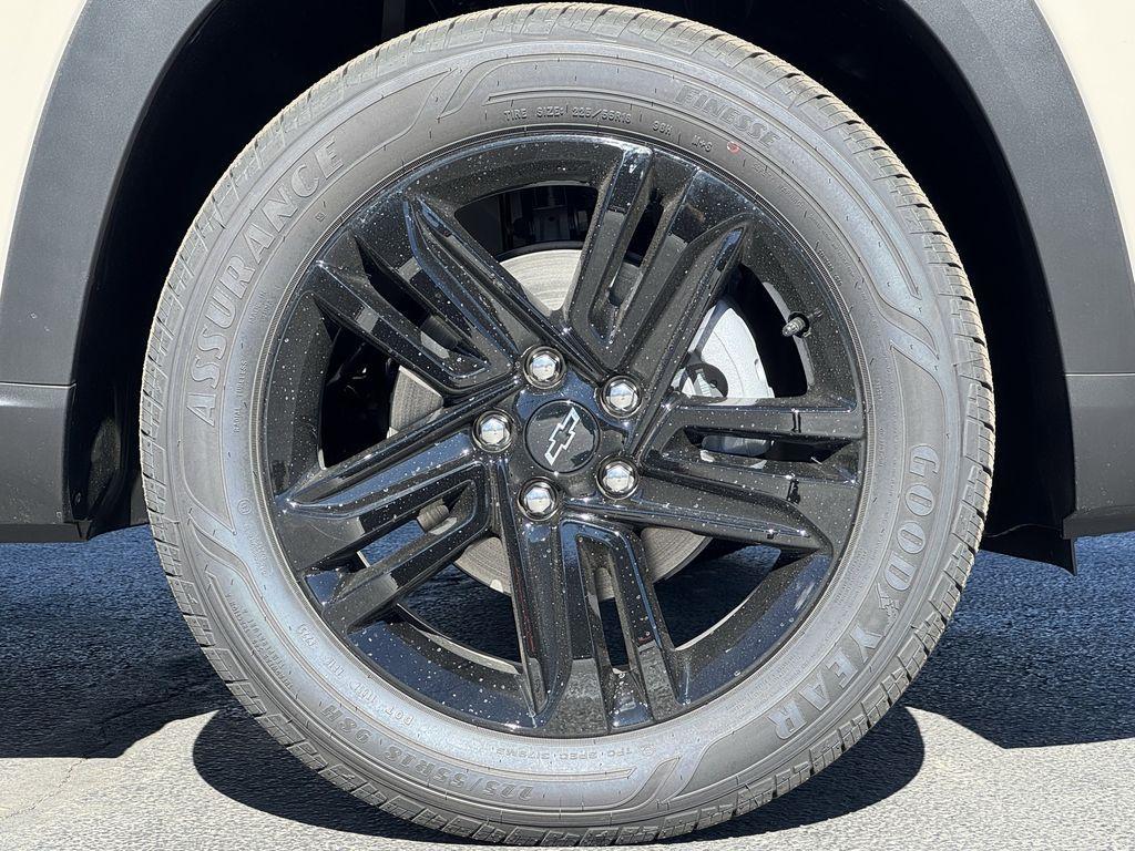 new 2026 Chevrolet Trax car, priced at $27,450