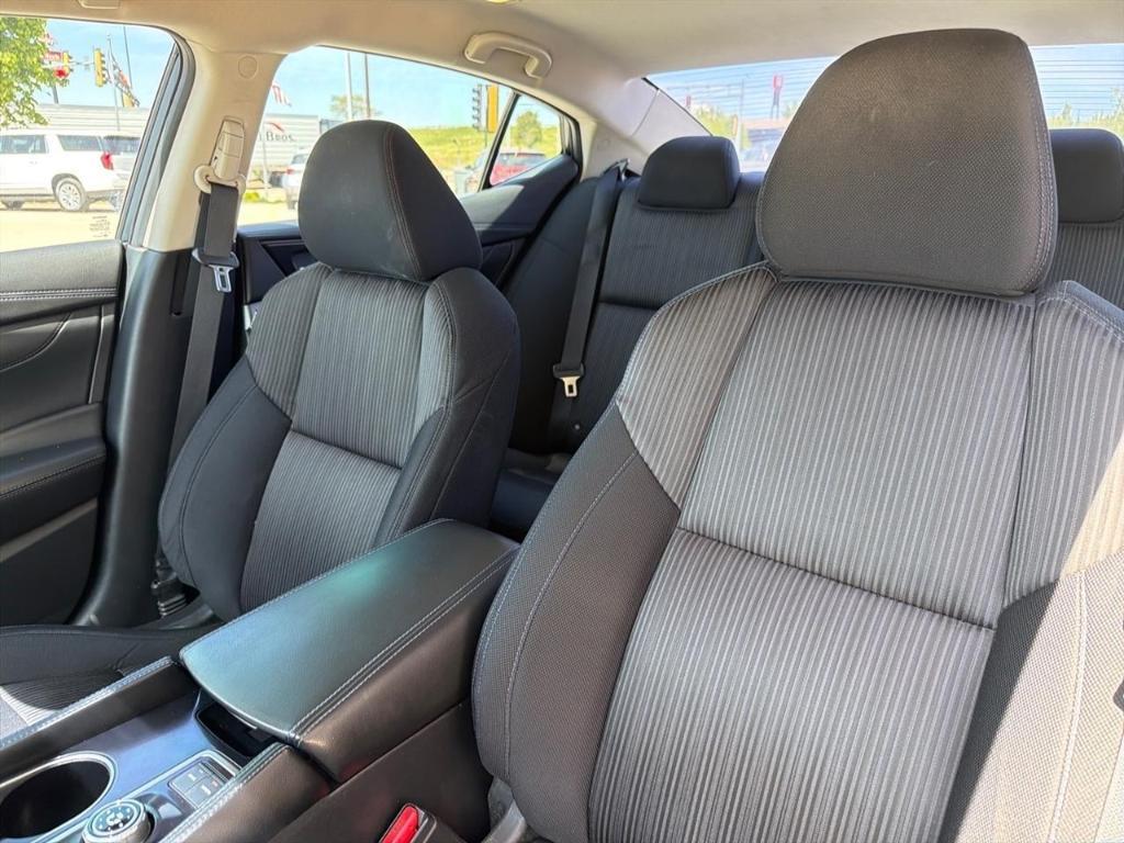 used 2016 Nissan Maxima car, priced at $13,837