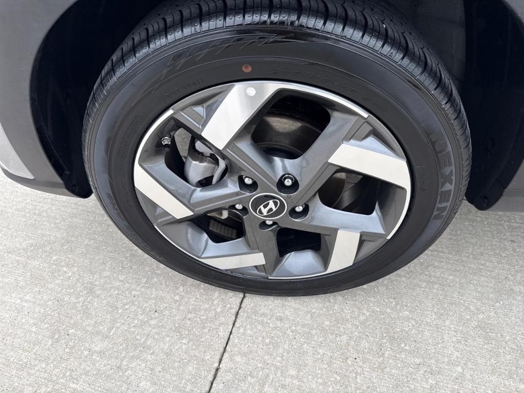 used 2025 Hyundai Venue car, priced at $20,137