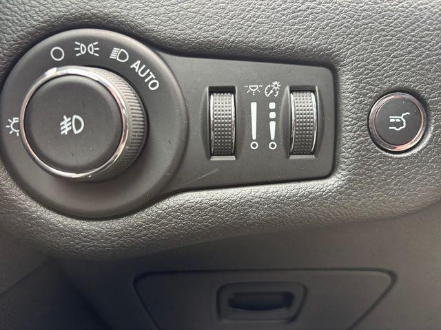 used 2019 Jeep Cherokee car, priced at $14,625