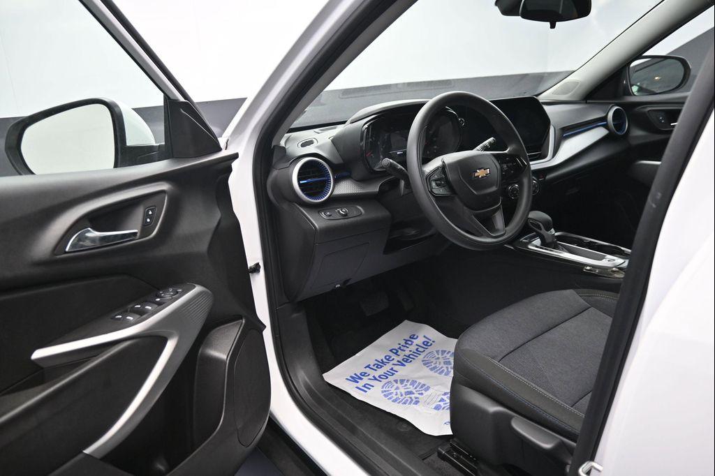 used 2024 Chevrolet Trax car, priced at $18,525