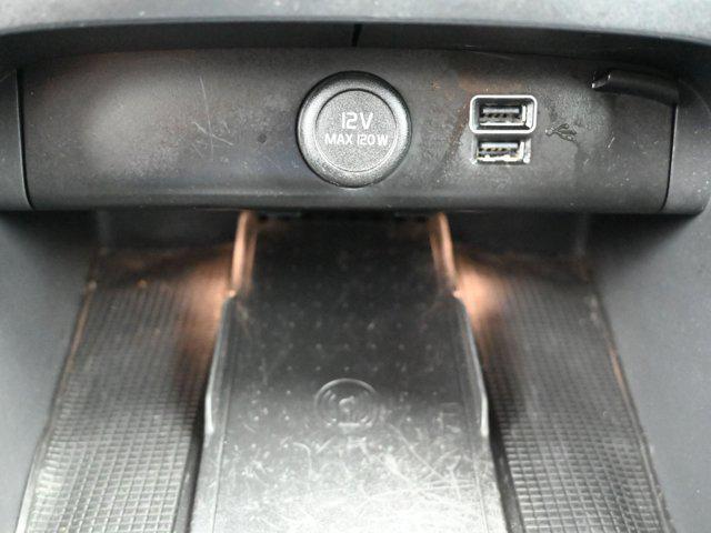 used 2022 Volvo XC40 car, priced at $25,255