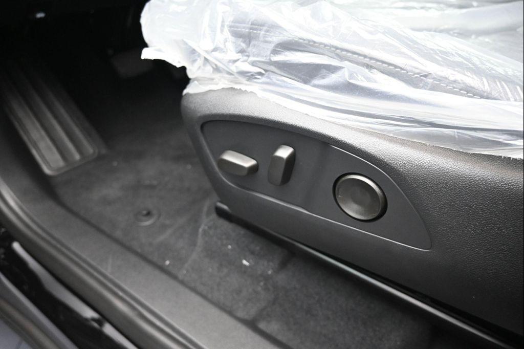 new 2026 Chevrolet Traverse car, priced at $46,105