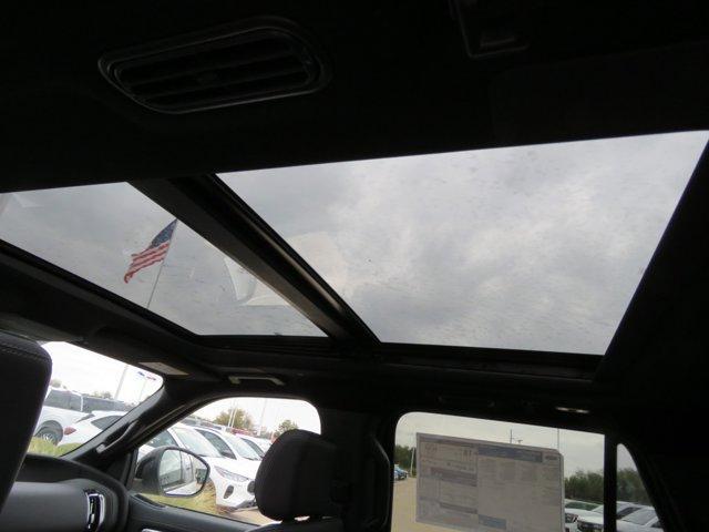 new 2025 Ford Expedition car, priced at $82,121