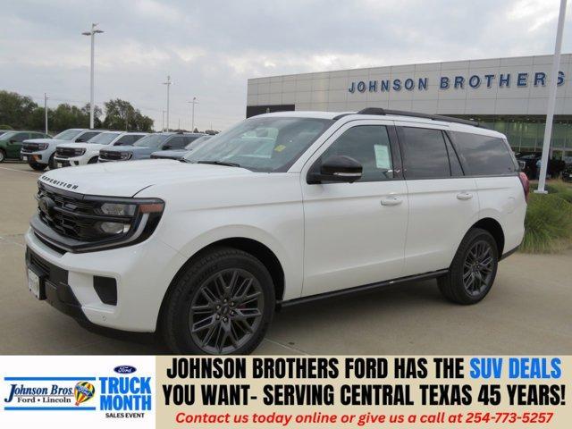 new 2025 Ford Expedition car, priced at $82,121