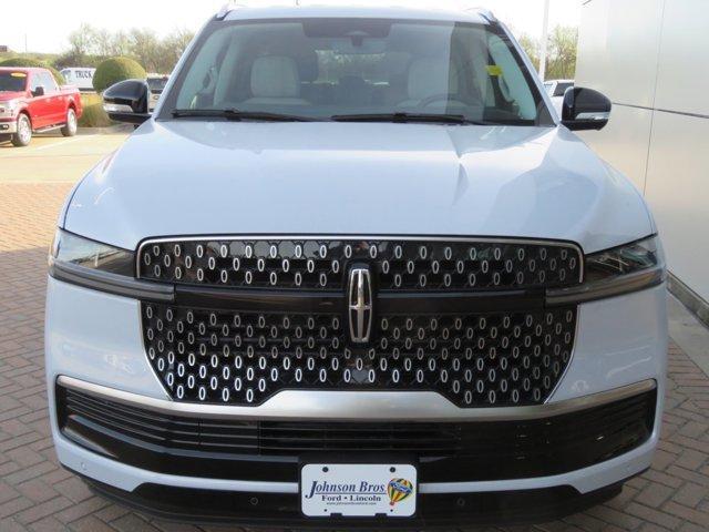 new 2026 Lincoln Navigator car, priced at $93,298
