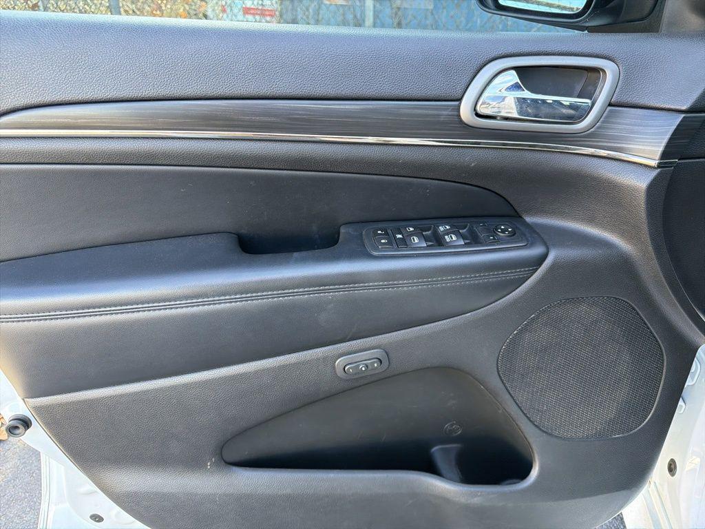 used 2020 Jeep Grand Cherokee car, priced at $16,774