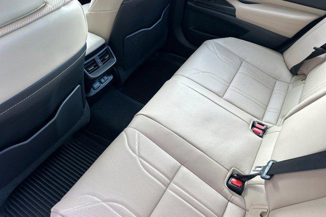 used 2020 Lexus ES 300h car, priced at $32,500