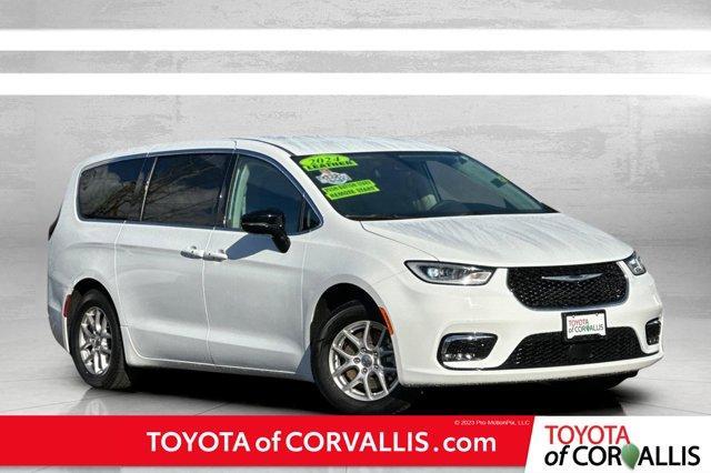 used 2024 Chrysler Pacifica car, priced at $28,200