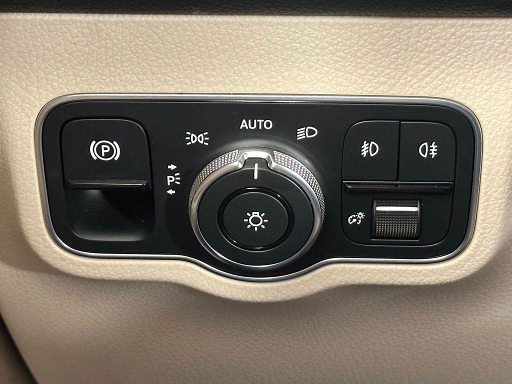 used 2020 Mercedes-Benz GLB 250 car, priced at $23,980