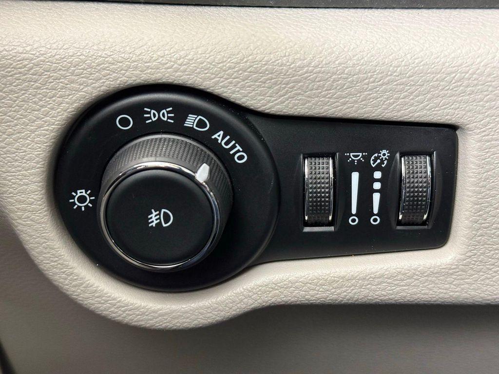 used 2024 Chrysler Pacifica car, priced at $31,980