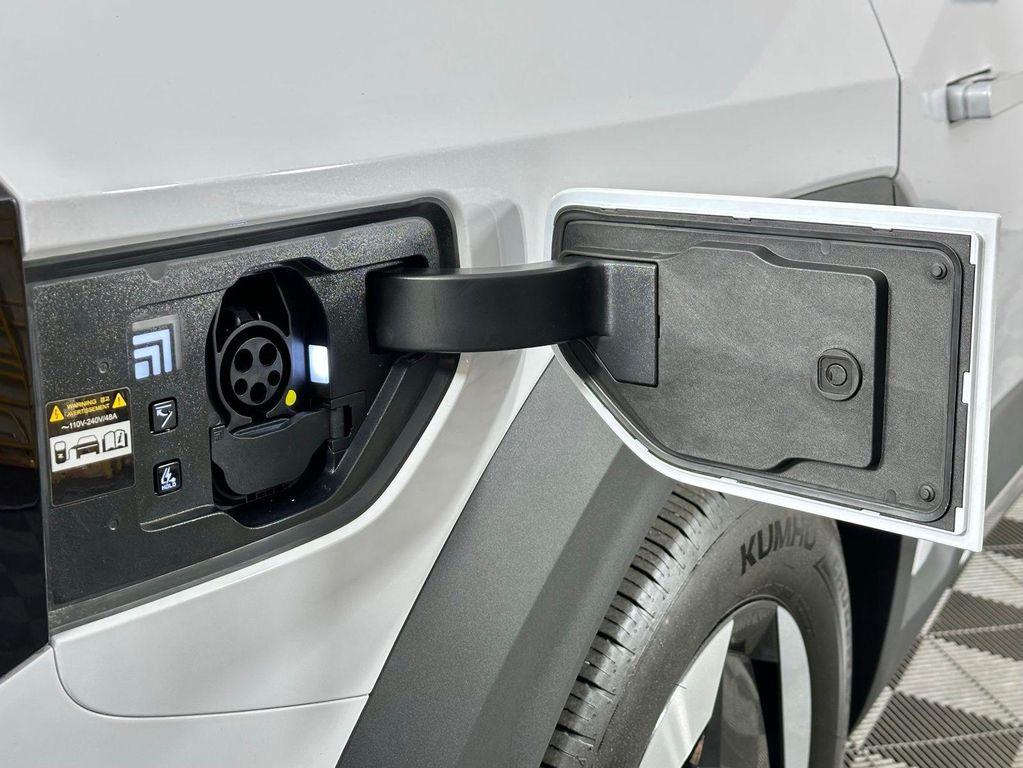 used 2025 Kia EV9 car, priced at $35,700
