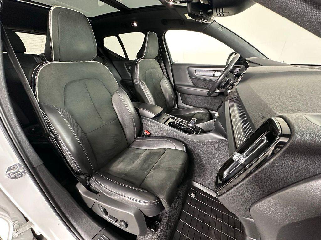 used 2019 Volvo XC40 car, priced at $21,786