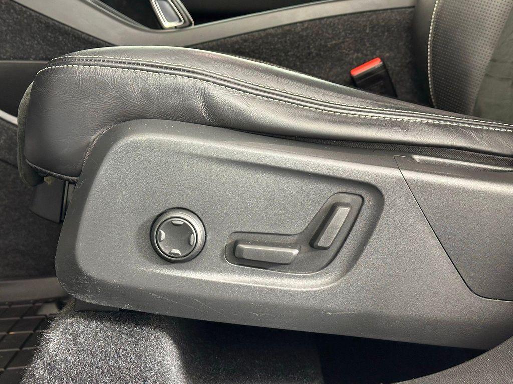 used 2019 Volvo XC40 car, priced at $21,786