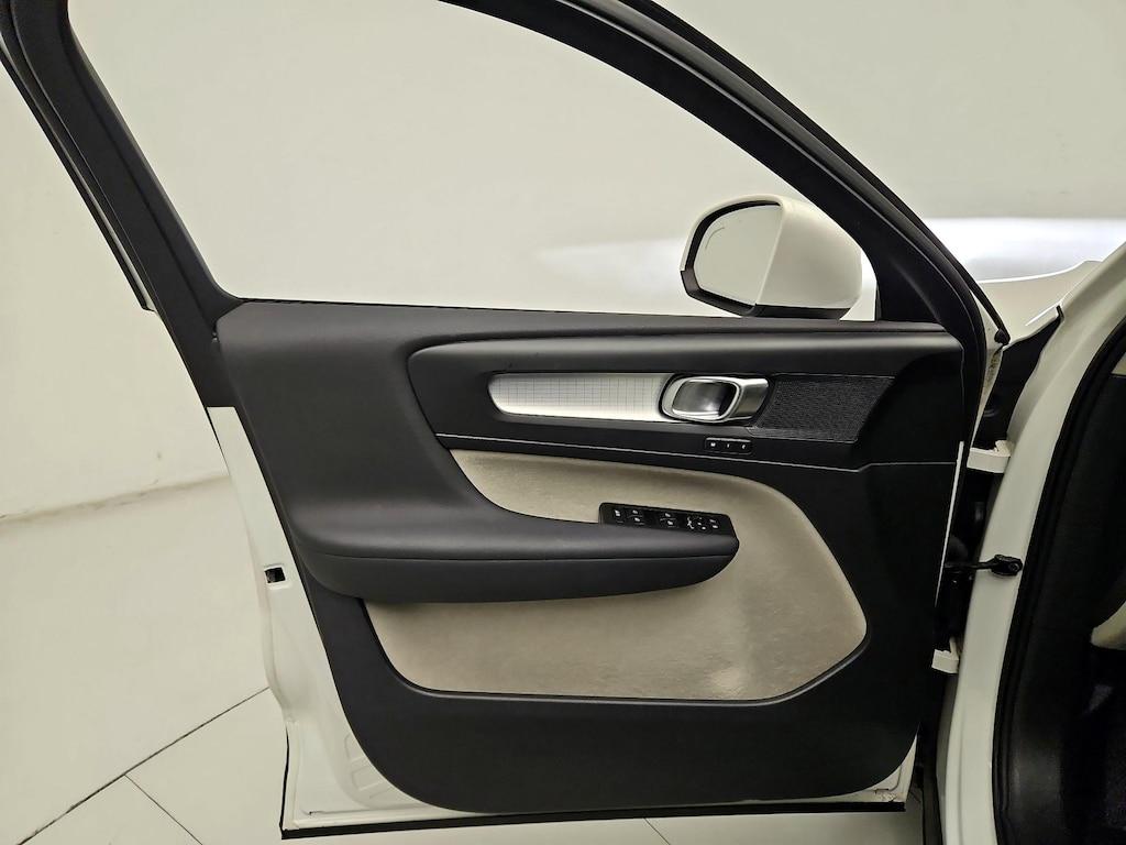 used 2021 Volvo XC40 car, priced at $19,998