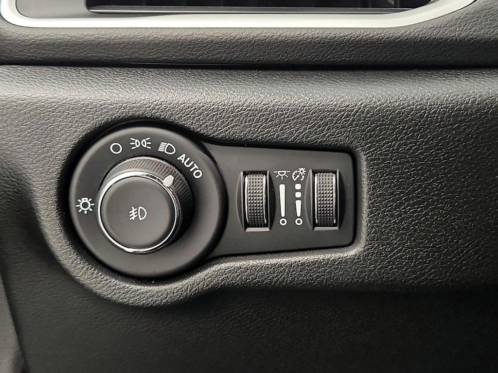 used 2025 Chrysler Pacifica car, priced at $29,998