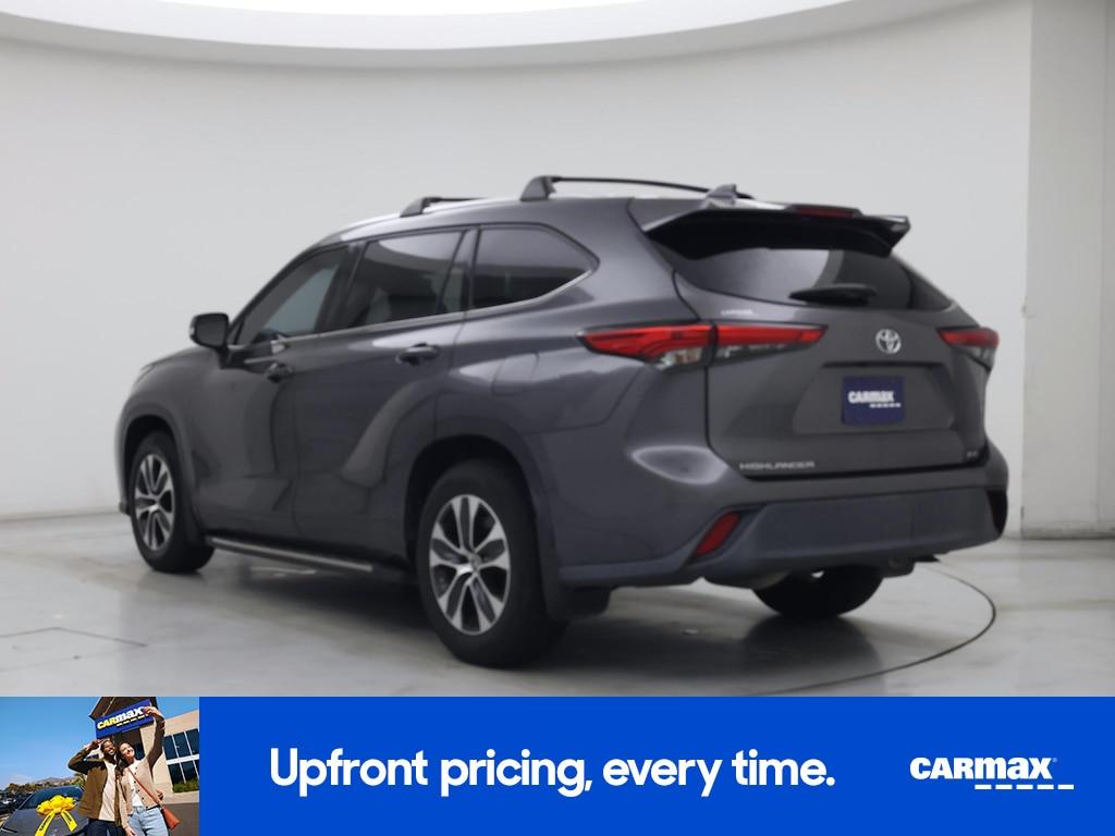used 2021 Toyota Highlander car, priced at $31,998