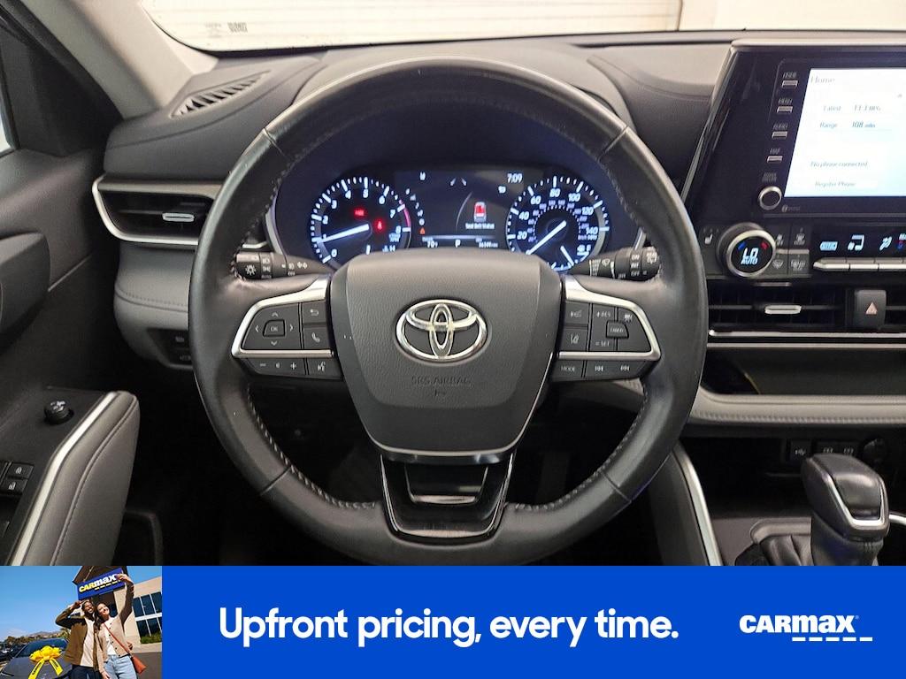 used 2021 Toyota Highlander car, priced at $31,998