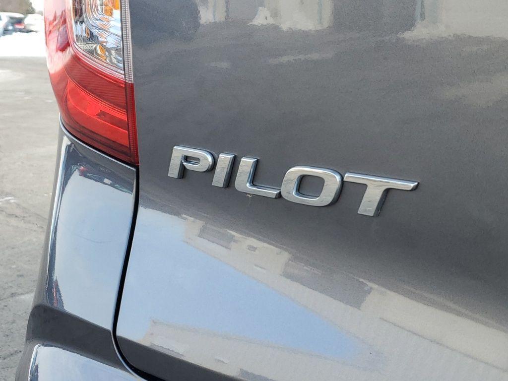 used 2022 Honda Pilot car, priced at $30,000