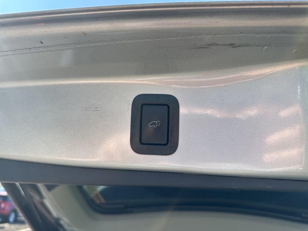 used 2019 Toyota Highlander car, priced at $22,498