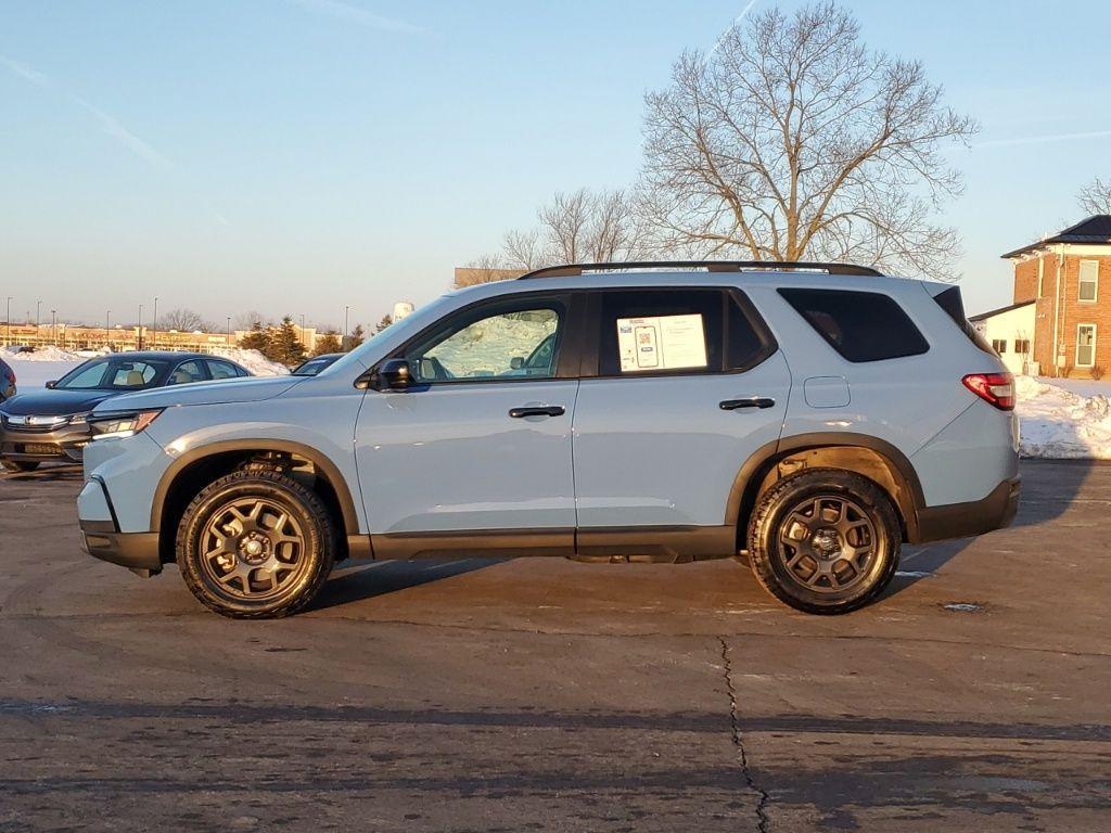 used 2025 Honda Pilot car, priced at $45,447