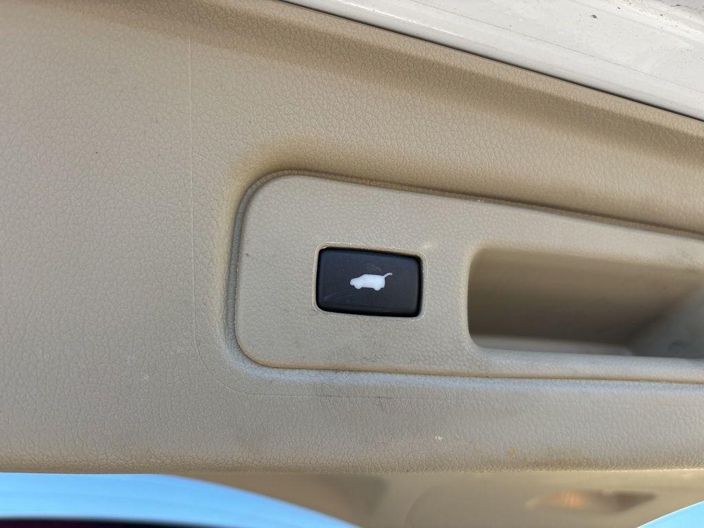 used 2018 Acura MDX car, priced at $21,117