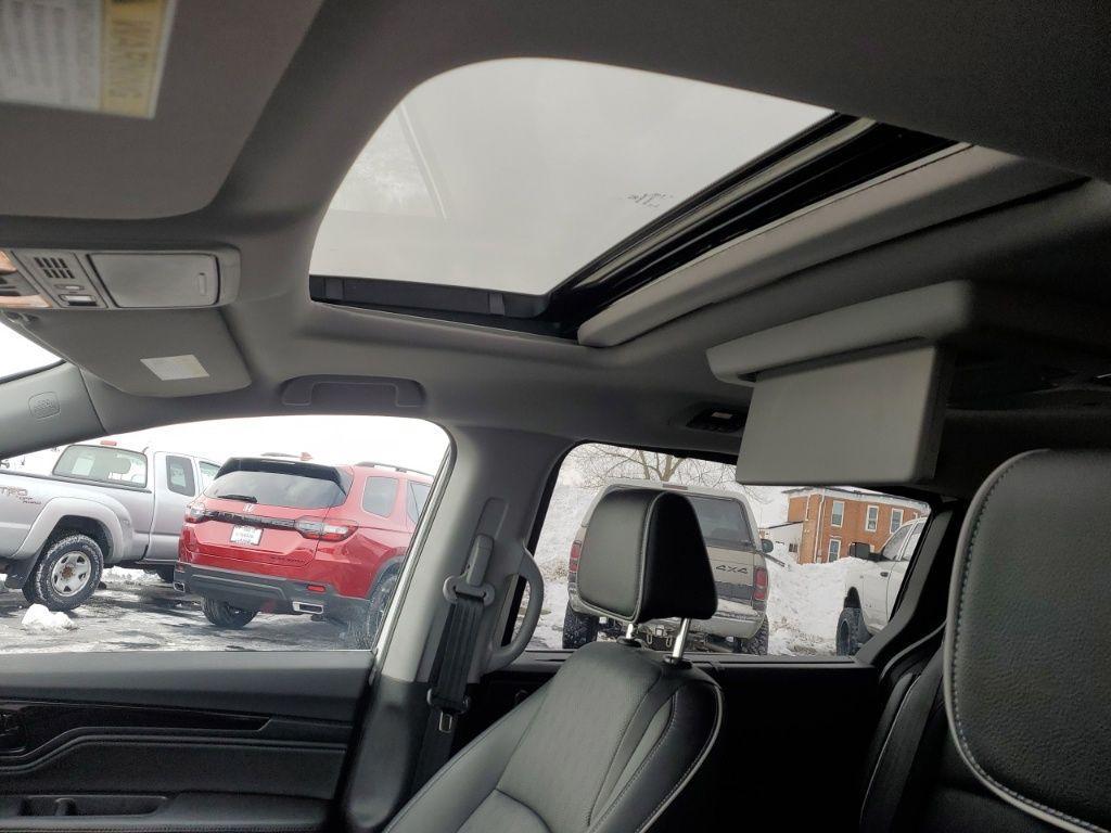 used 2024 Honda Odyssey car, priced at $45,757