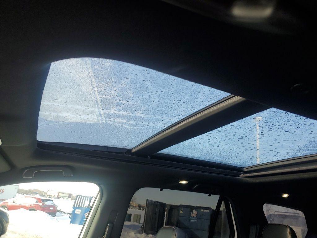 used 2025 Honda Pilot car, priced at $43,117