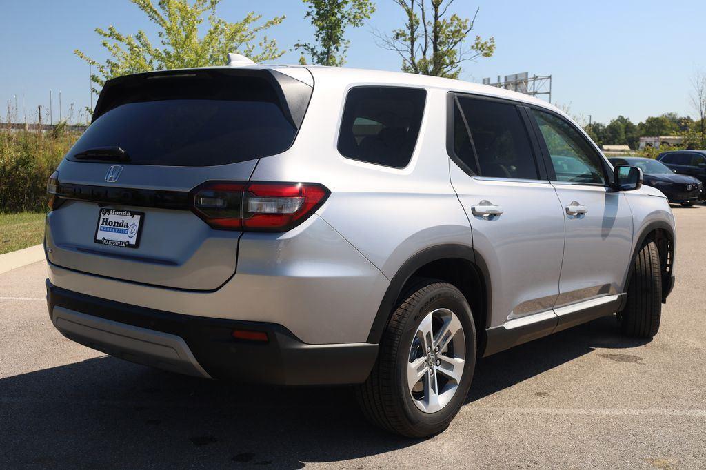 new 2025 Honda Pilot car, priced at $47,825