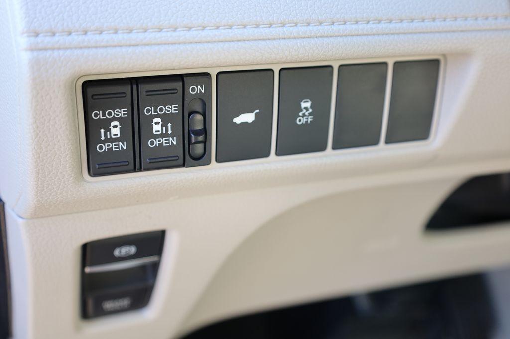 new 2026 Honda Odyssey car, priced at $44,655