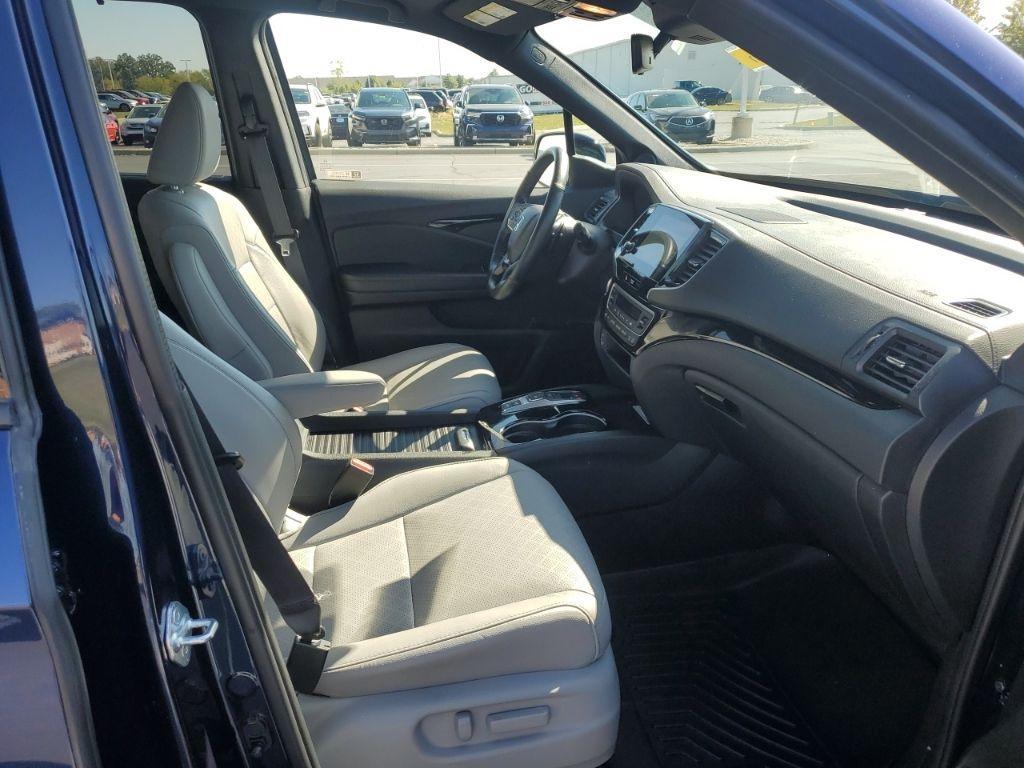 2023 Obsidian Blue Pearl Honda Passport