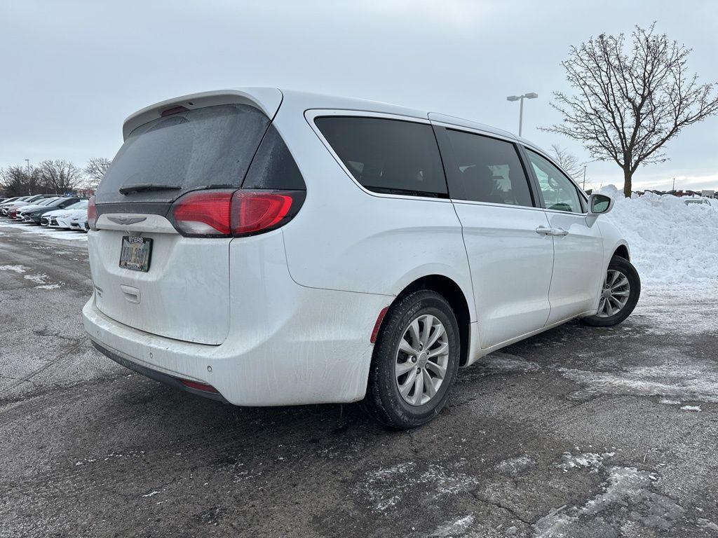 used 2018 Chrysler Pacifica car, priced at $11,117