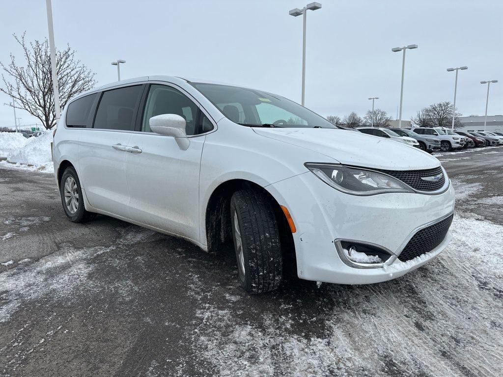 used 2018 Chrysler Pacifica car, priced at $11,117
