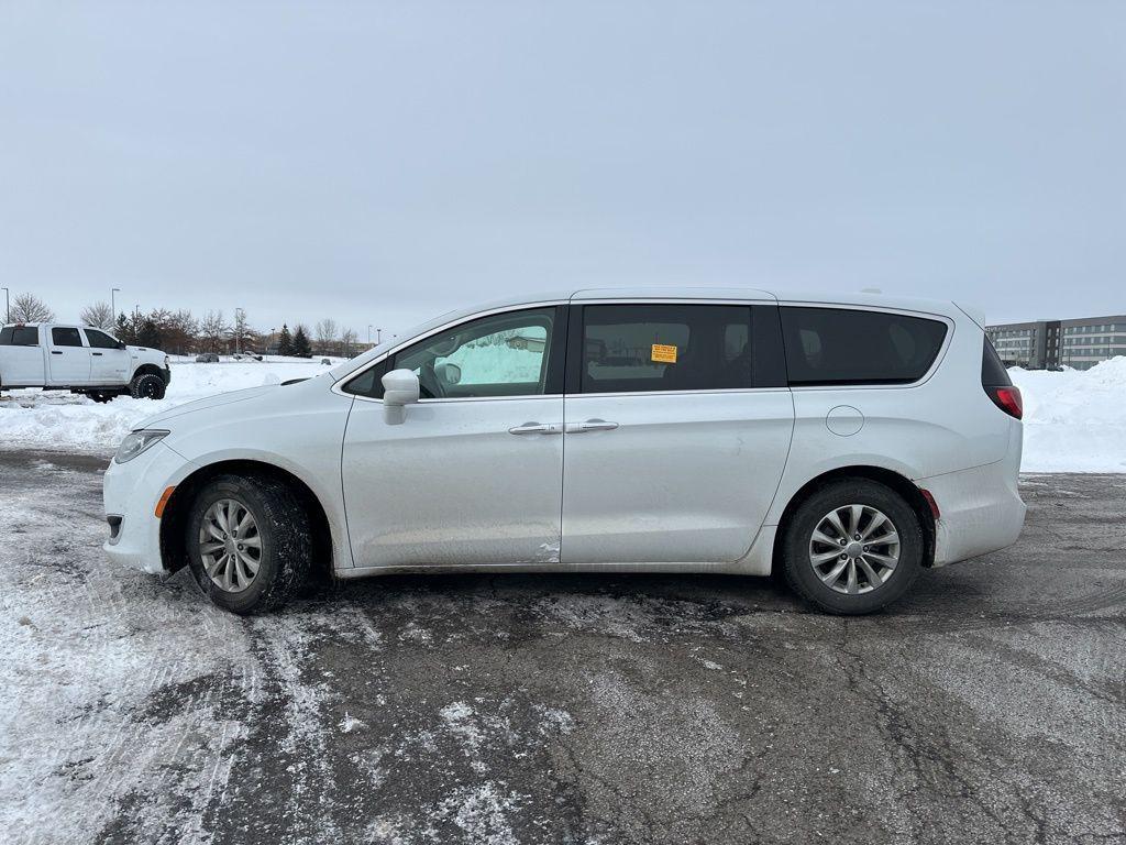 used 2018 Chrysler Pacifica car, priced at $11,117
