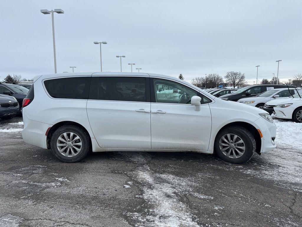 used 2018 Chrysler Pacifica car, priced at $11,117