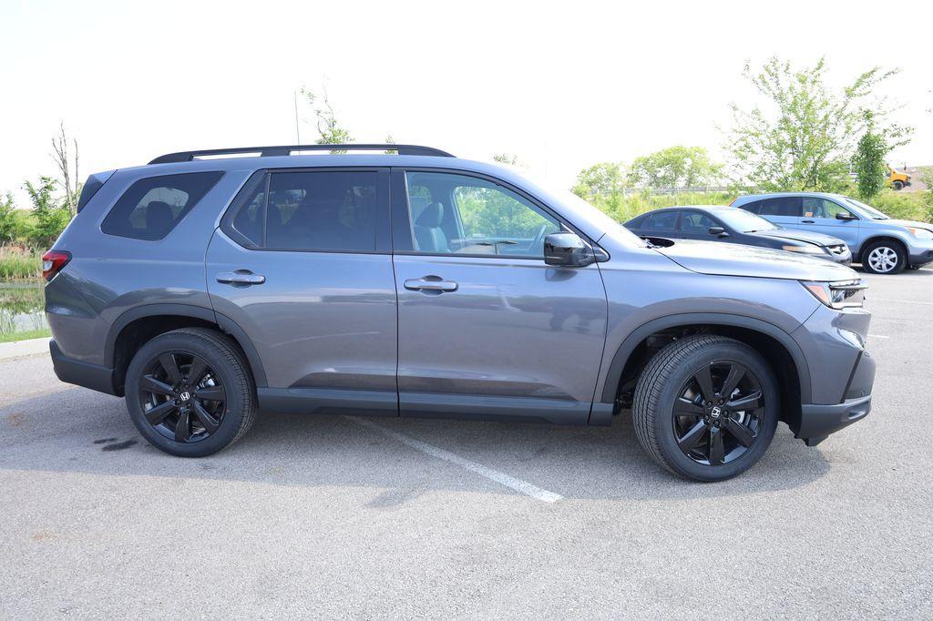 new 2025 Honda Pilot car, priced at $56,075