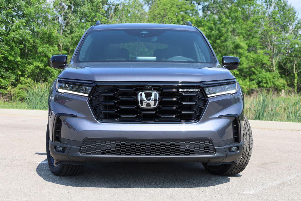 new 2025 Honda Pilot car, priced at $56,075
